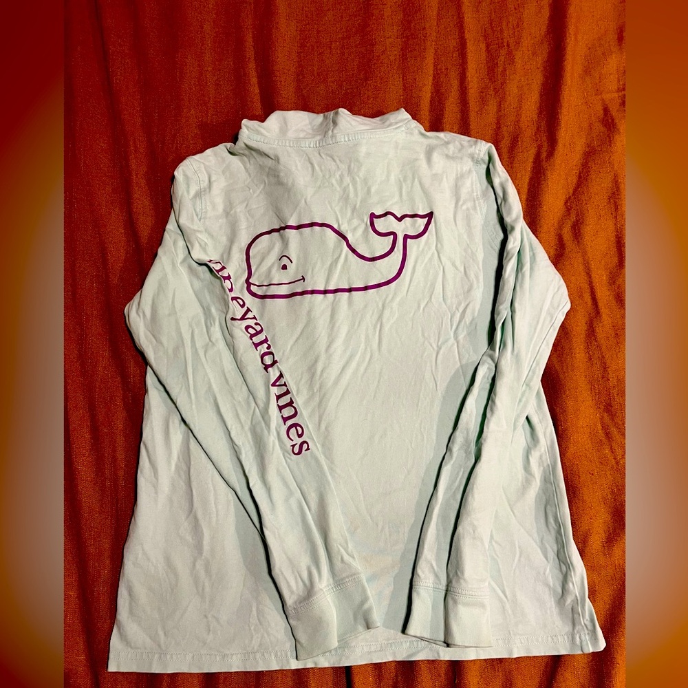 Vineyard Vines womans hood long sleeve shirt. Size small